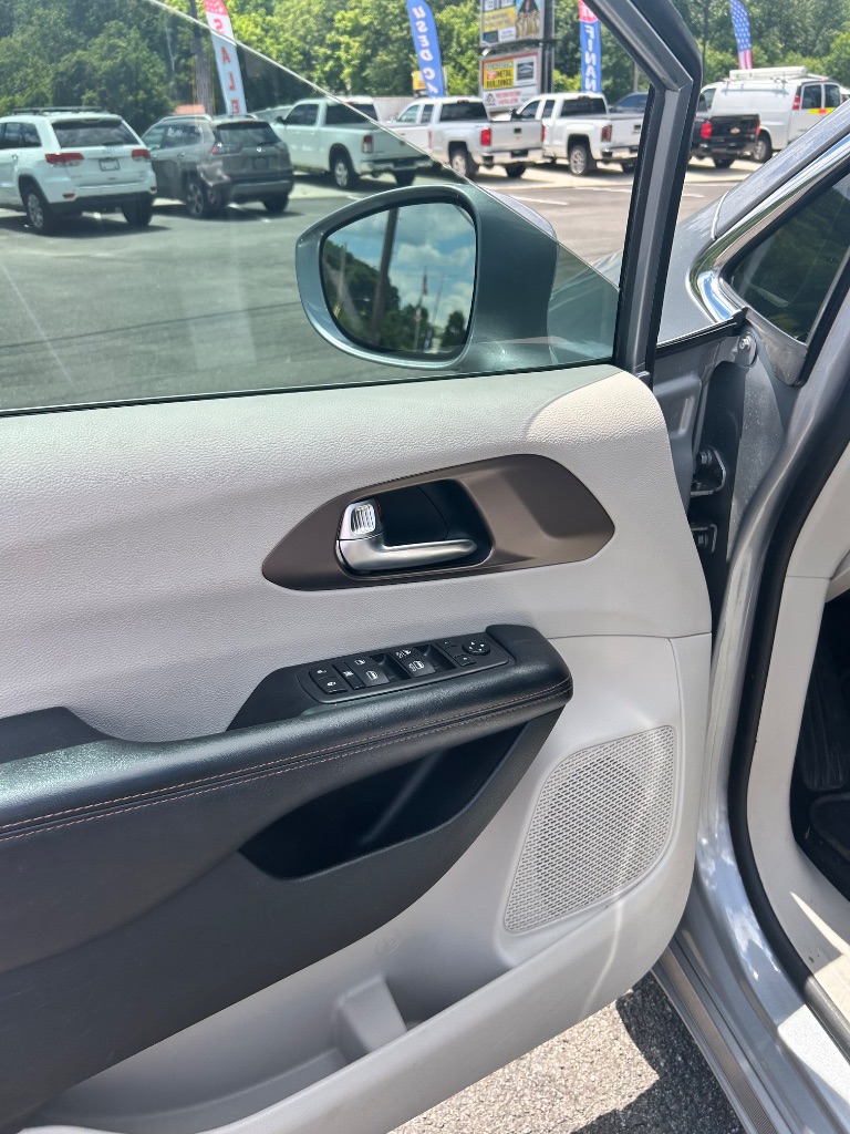 2019 Chrysler Pacifica - $10,991