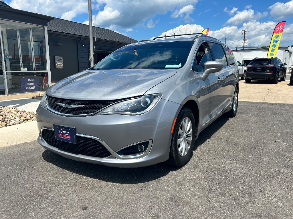 2019 Chrysler Pacifica - $10,991