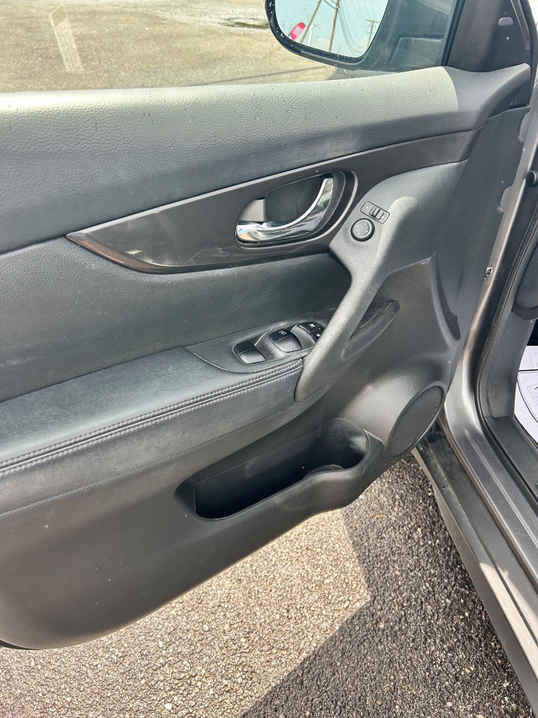 2019 Nissan Rogue - $9,291