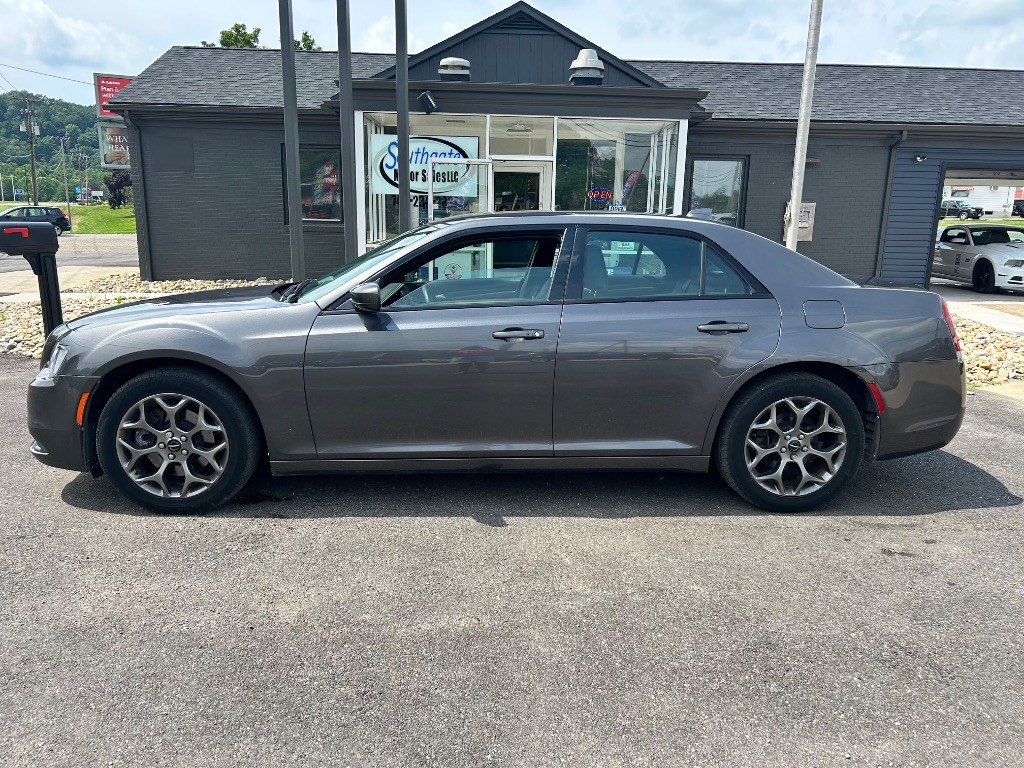 2016 Chrysler 300 - $10,991