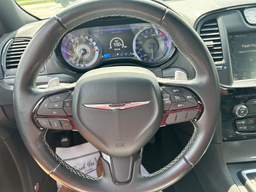 2016 Chrysler 300 - $10,991