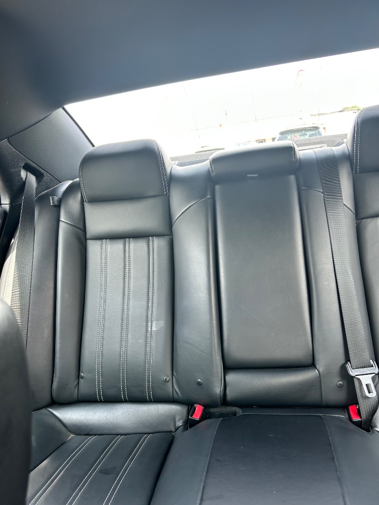 2016 Chrysler 300 - $10,991