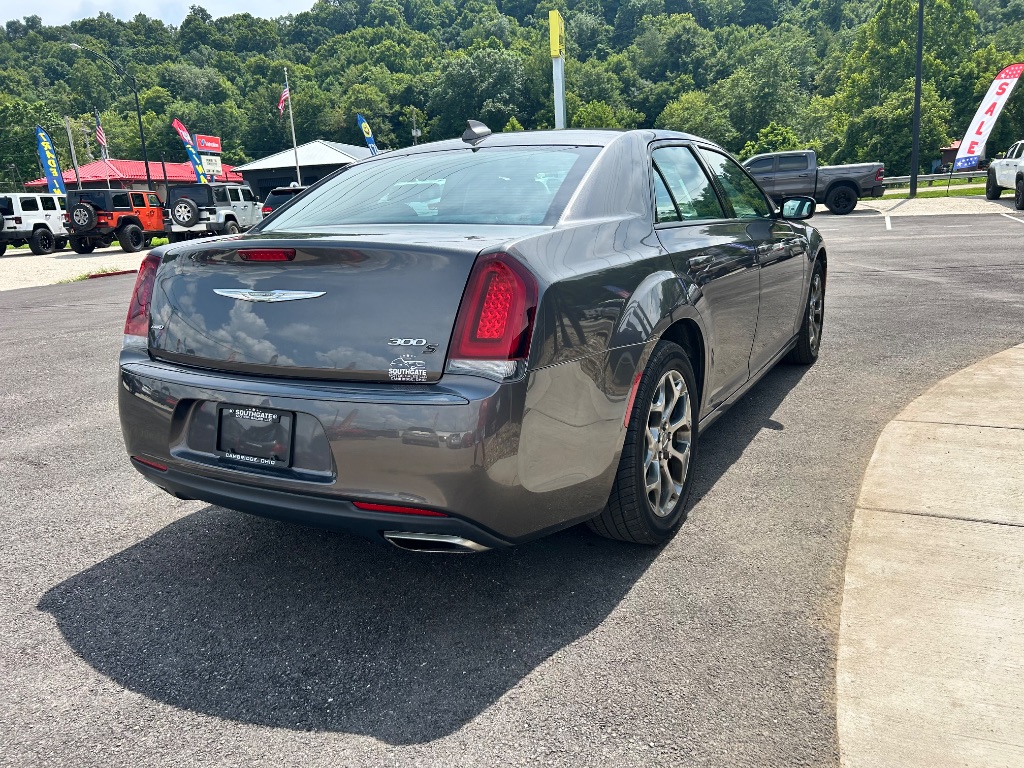 2016 Chrysler 300 - $10,991