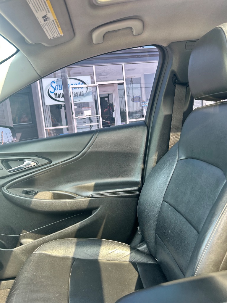 2016 Chevrolet Malibu - $8,991