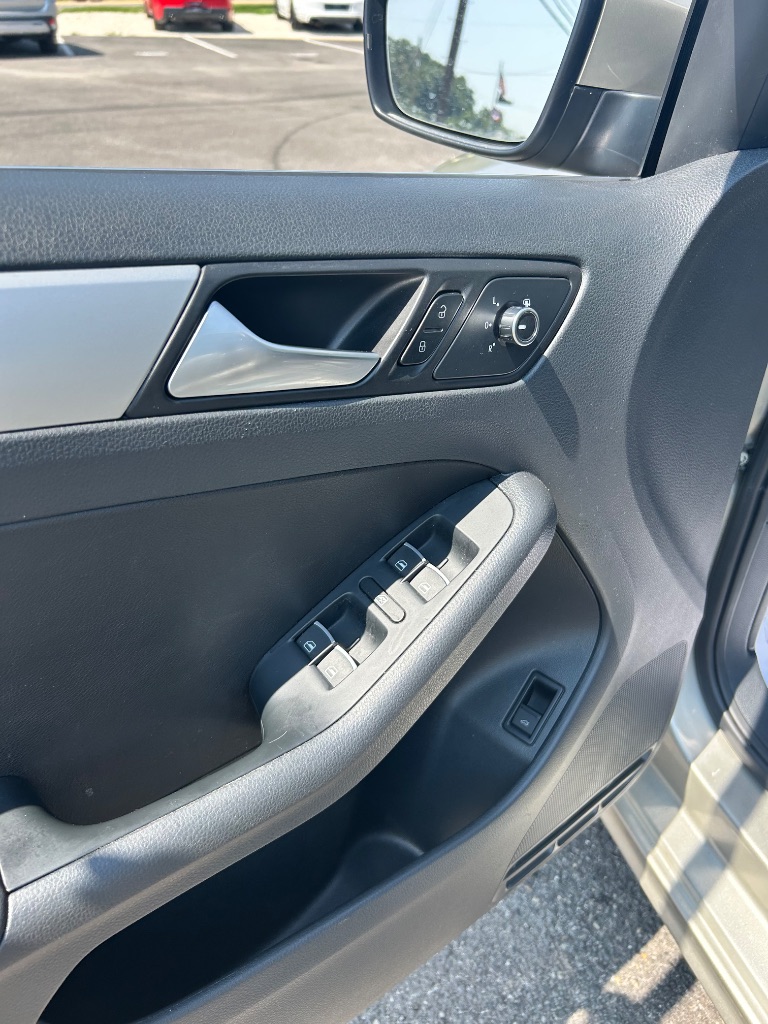 2014 Volkswagen Jetta - $7,991
