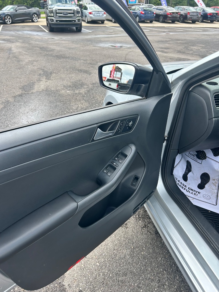 2014 Volkswagen Jetta - $7,991