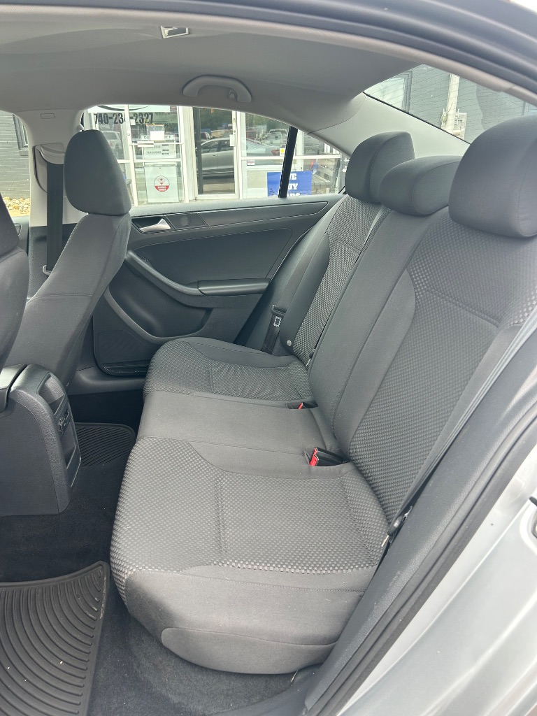 2014 Volkswagen Jetta - $7,991