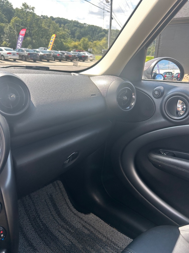 2014 MINI Countryman - $7,991