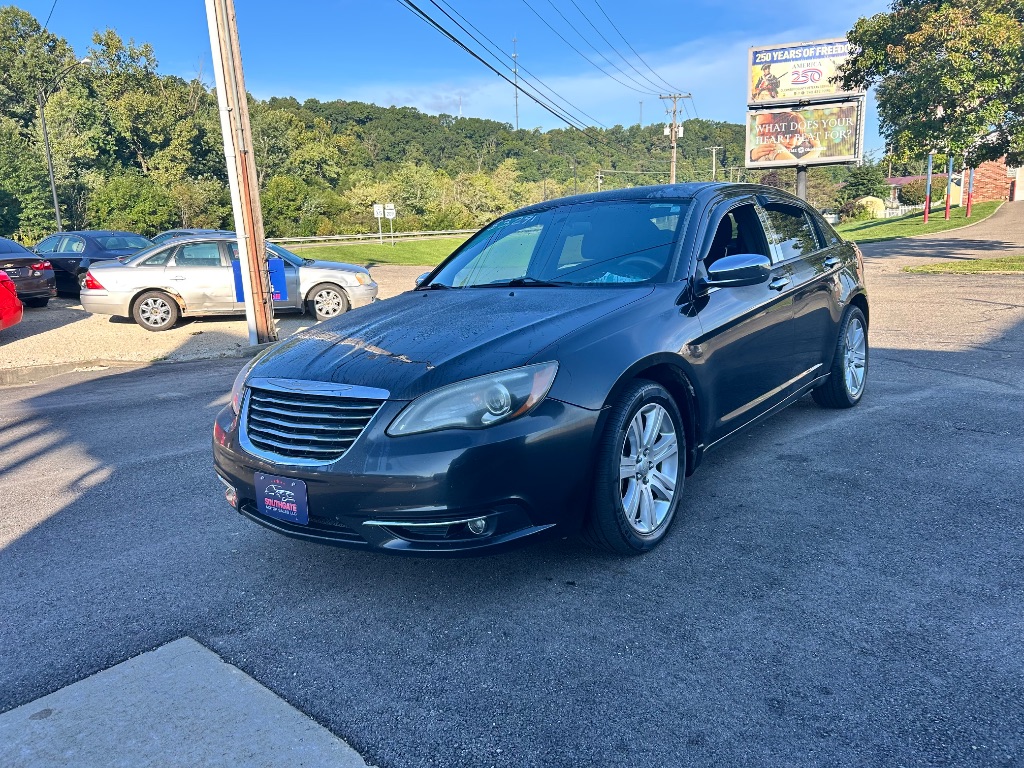 2013 Chrysler 200 - $2,191