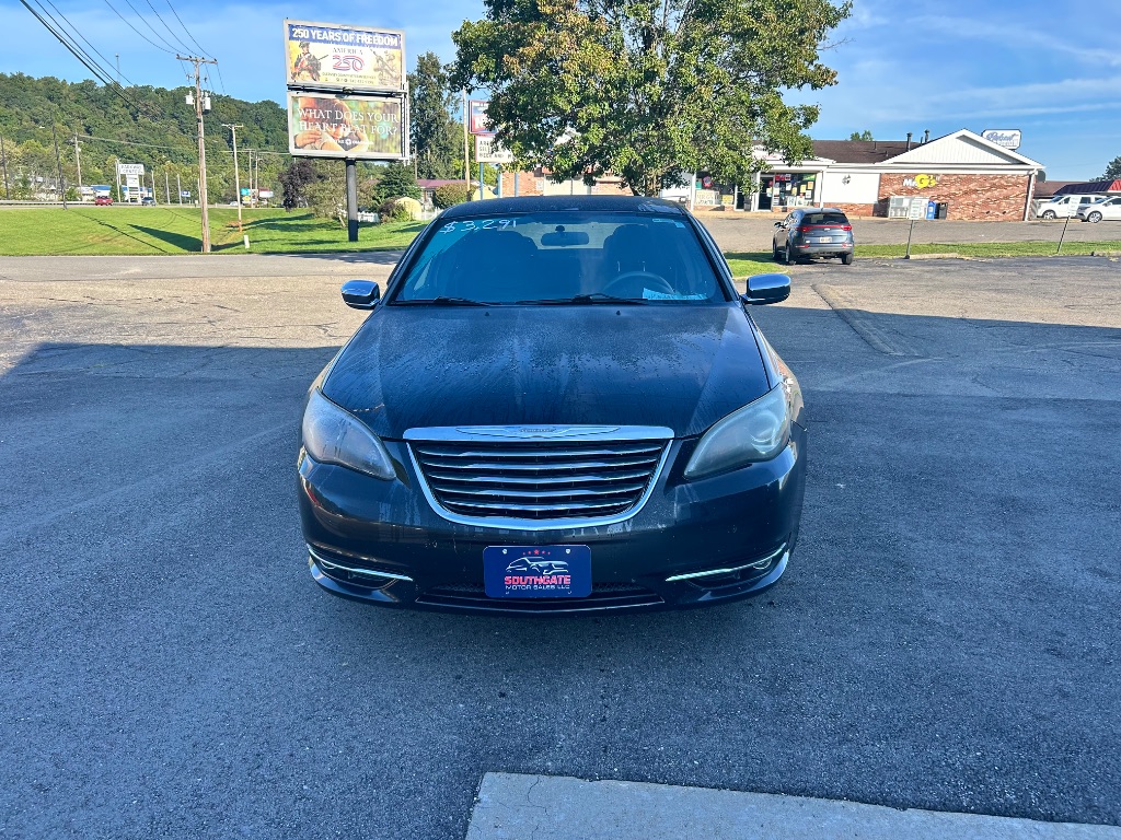 2013 Chrysler 200 - $2,191