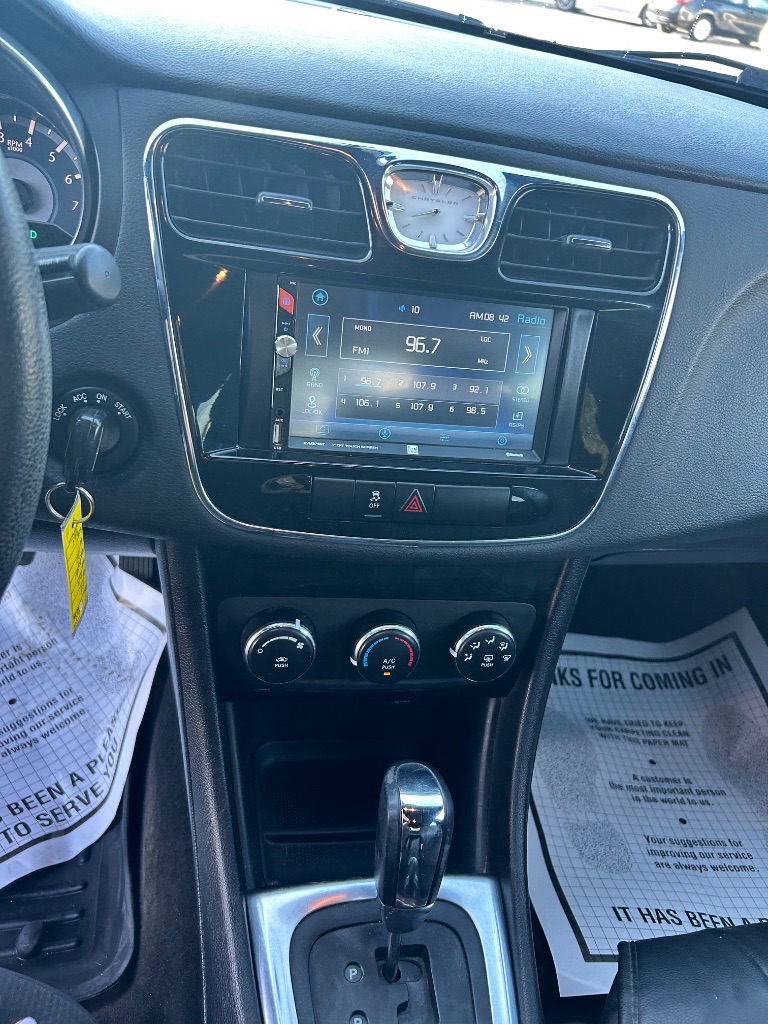 2013 Chrysler 200 - $2,191