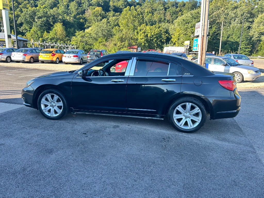 2013 Chrysler 200 - $2,191
