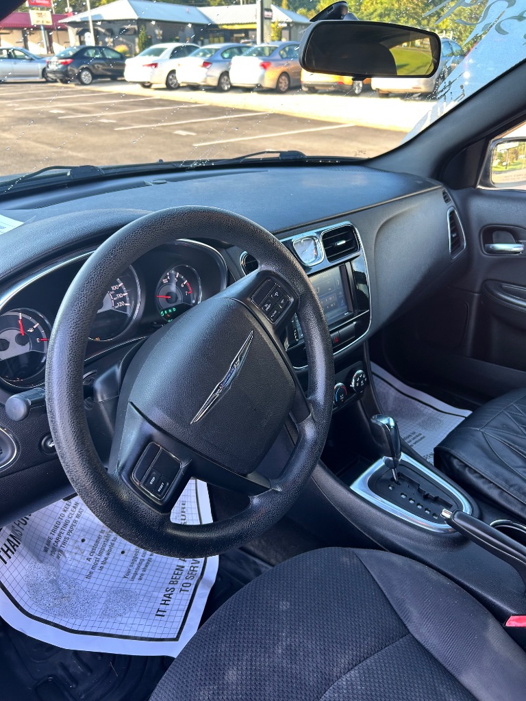 2013 Chrysler 200 - $2,191