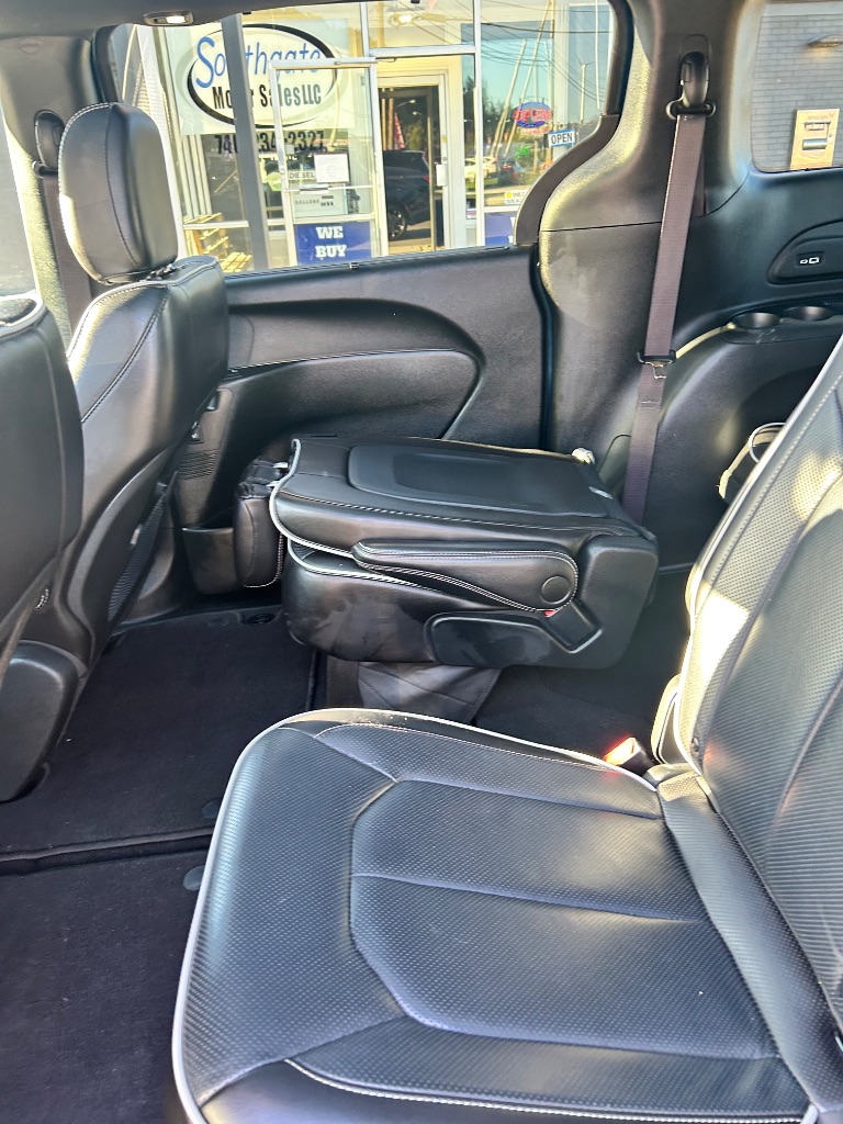 2023 Chrysler Pacifica - $25,991