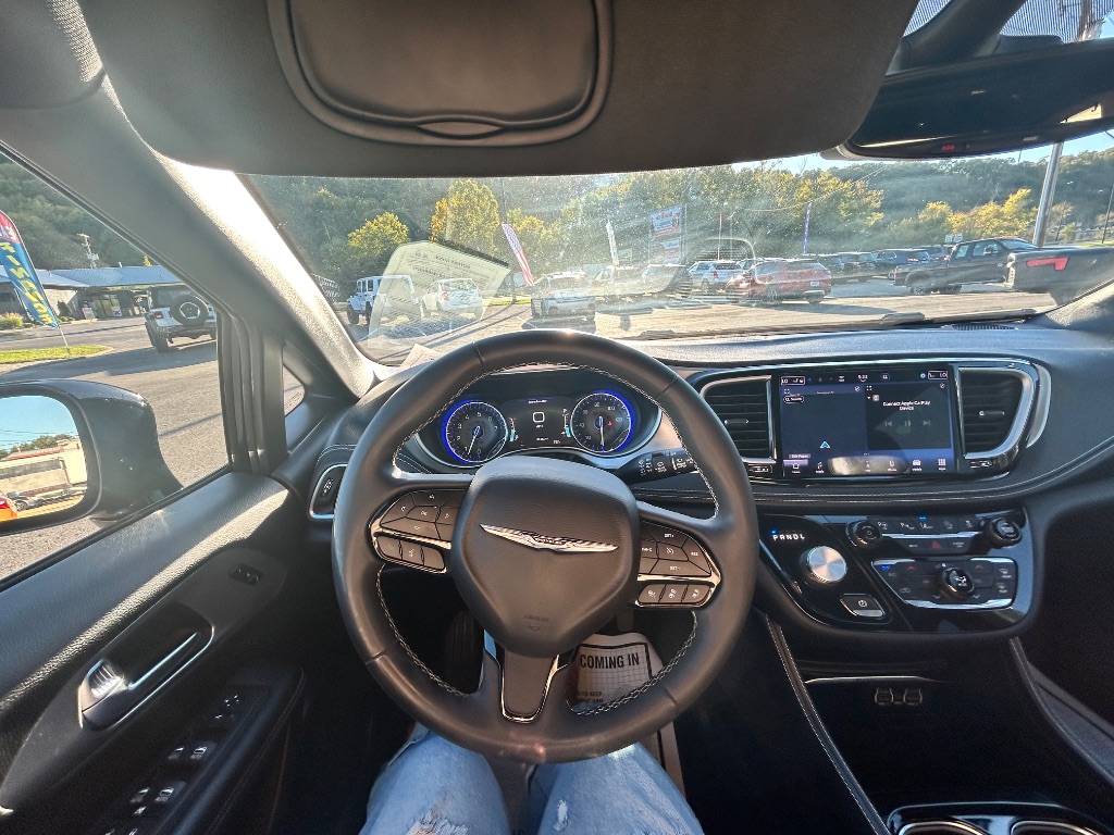 2023 Chrysler Pacifica - $25,991