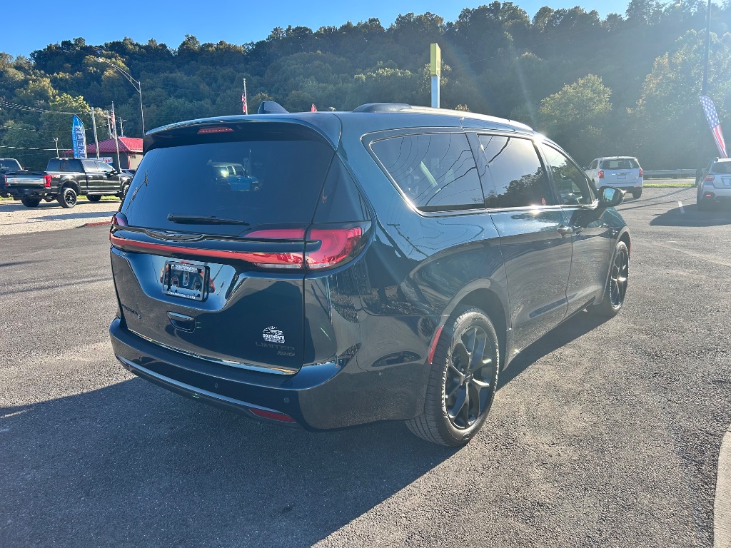2023 Chrysler Pacifica - $25,991