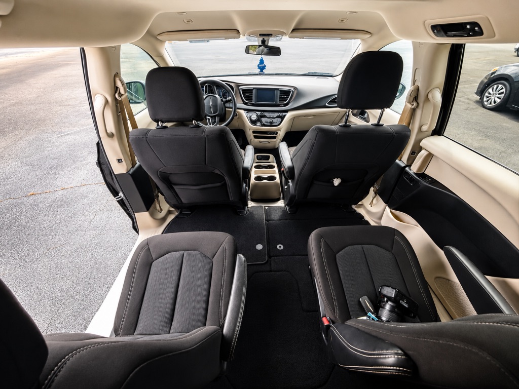 2022 Chrysler Voyager - $16,995