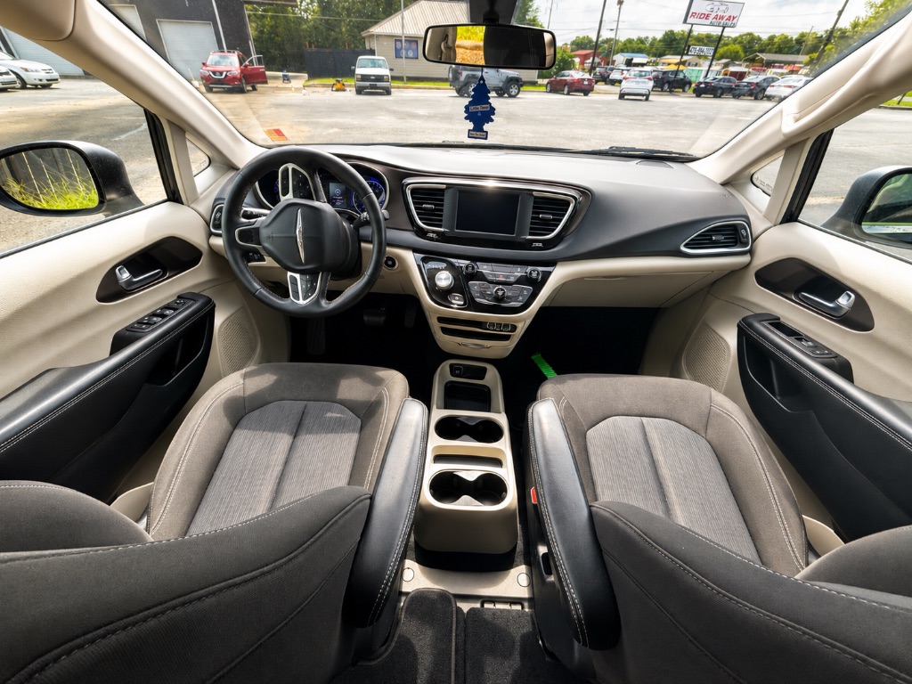 2022 Chrysler Voyager - $16,995