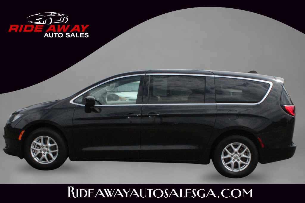 2022 Chrysler Voyager - $16,995