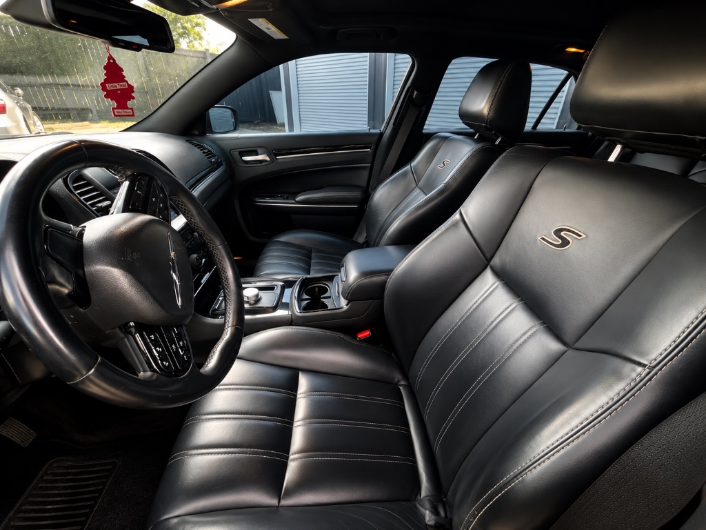 2018 Chrysler 300 - $15,000