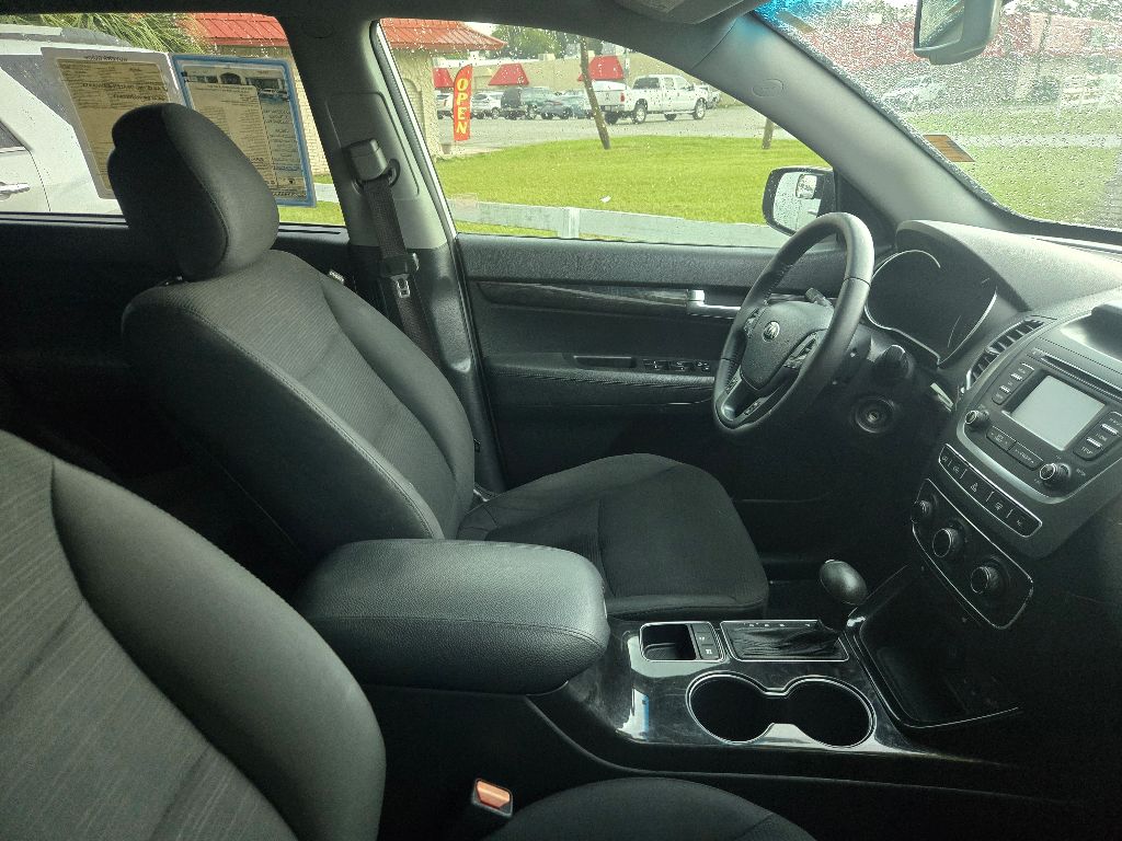 2014 Kia Sorento - $6,988