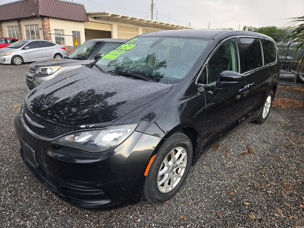 2017 Chrysler Pacifica - $6,995