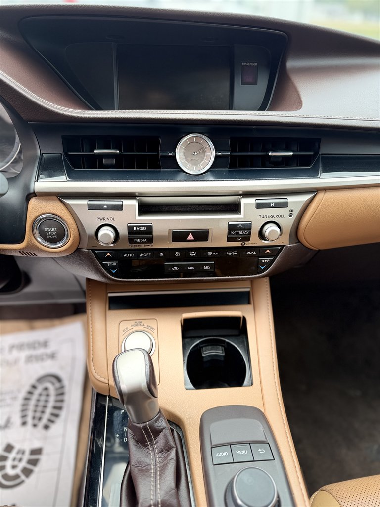 2018 Lexus ES - $22,495
