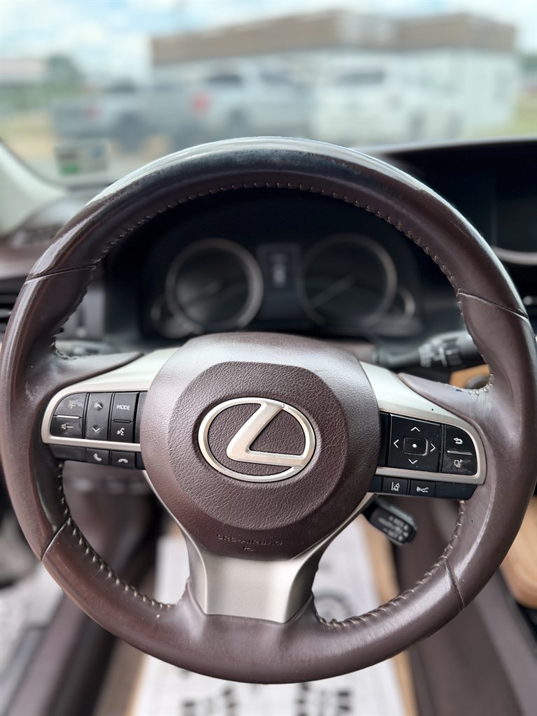 2018 Lexus ES - $22,495