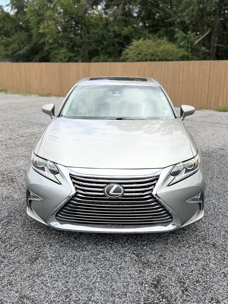 2018 Lexus ES - $22,495
