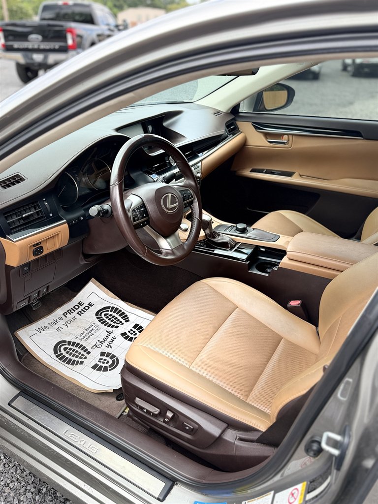2018 Lexus ES - $22,495