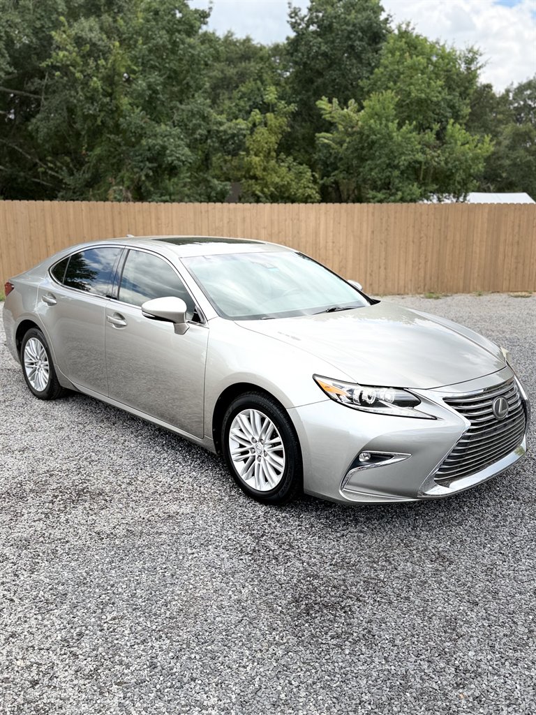 2018 Lexus ES - $22,495