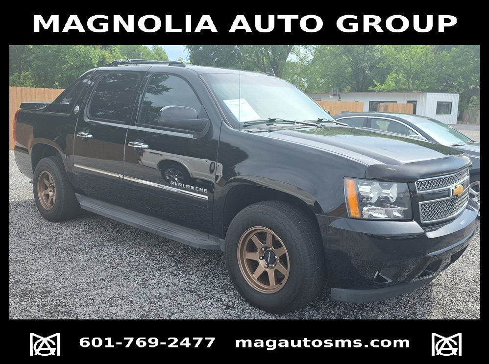 2013 Chevrolet Avalanche - $12,995
