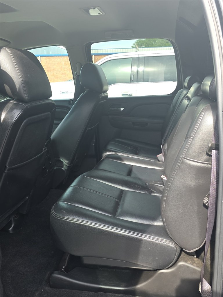 2013 Chevrolet Avalanche - $12,995