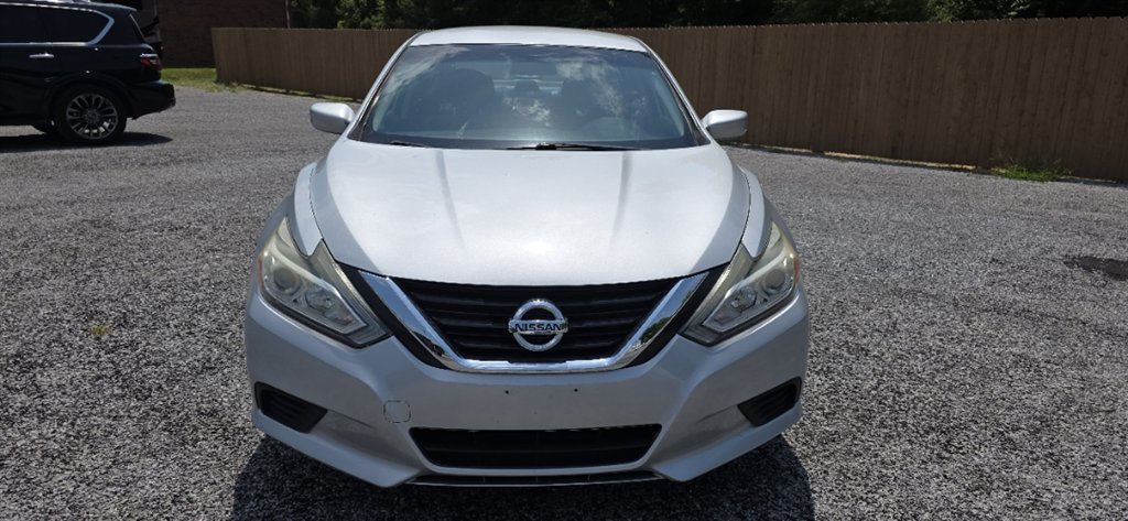 2016 Nissan Altima - $11,995