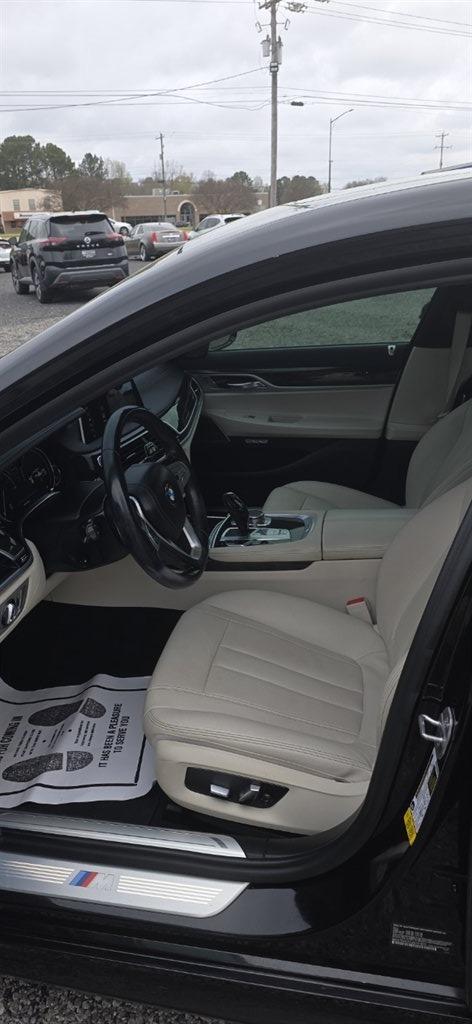 2018 BMW 740i - $26,995
