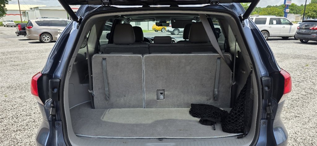 2019 Toyota Highlander - $22,995