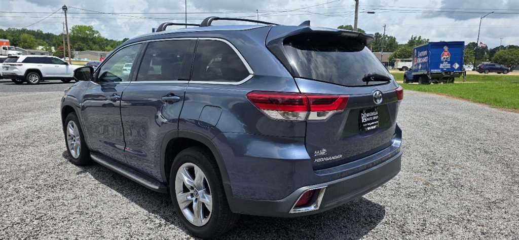 2019 Toyota Highlander - $22,995