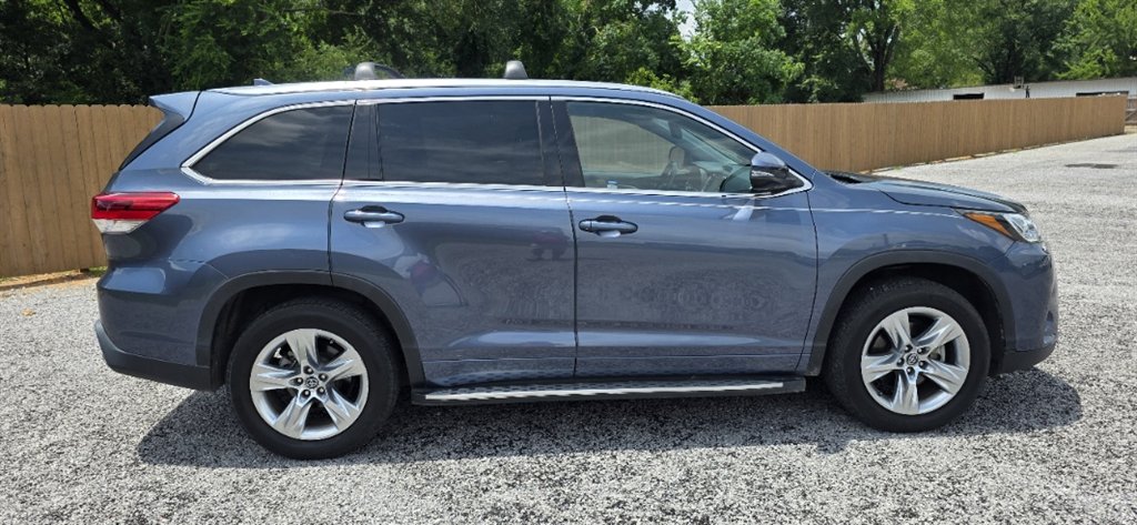 2019 Toyota Highlander - $22,995