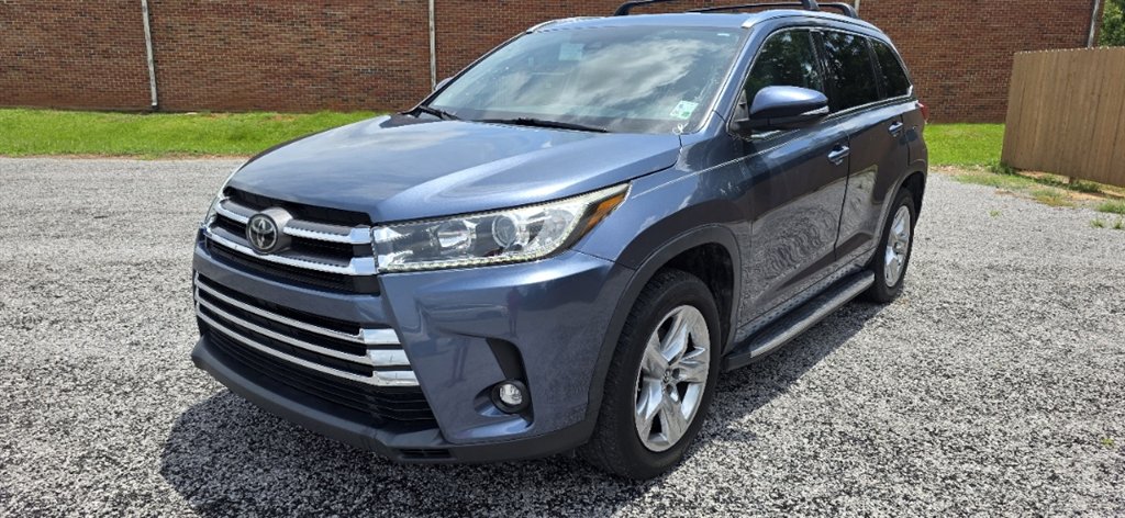 2019 Toyota Highlander - $22,995