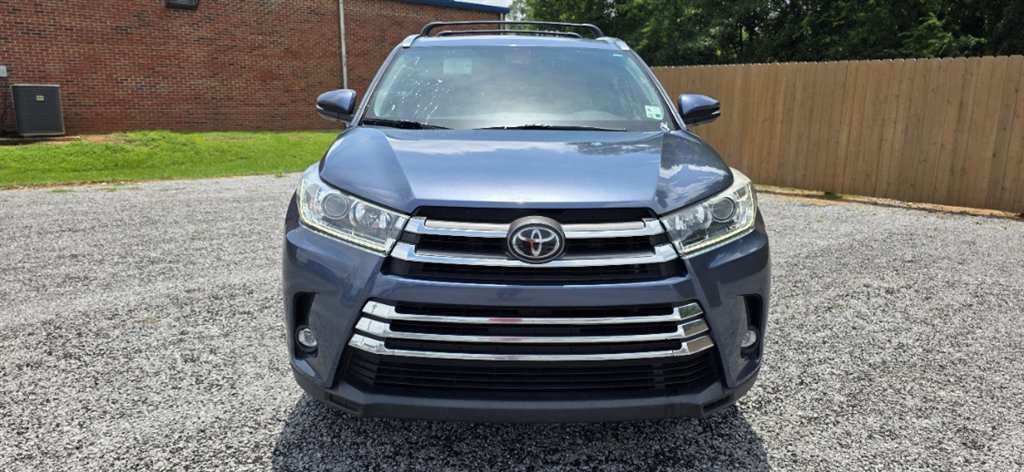 2019 Toyota Highlander - $22,995