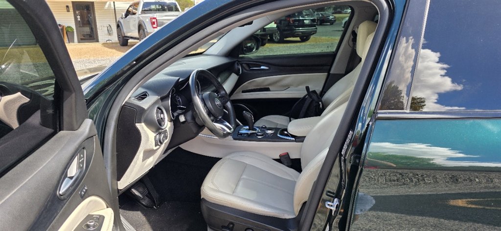 2020 Alfa Romeo Stelvio - $18,995