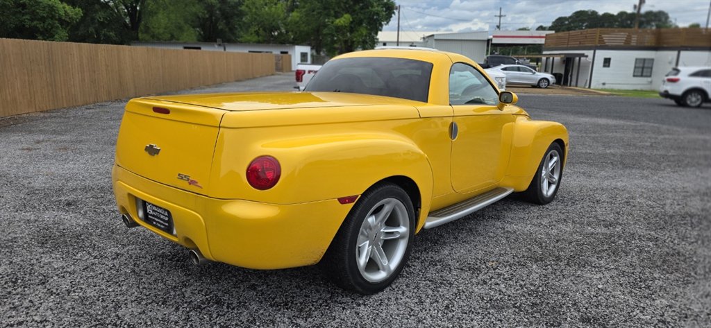 2004 Chevrolet SSR - $20,995