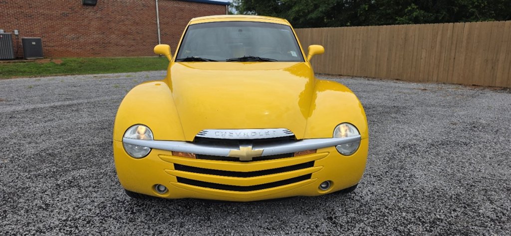 2004 Chevrolet SSR - $20,995