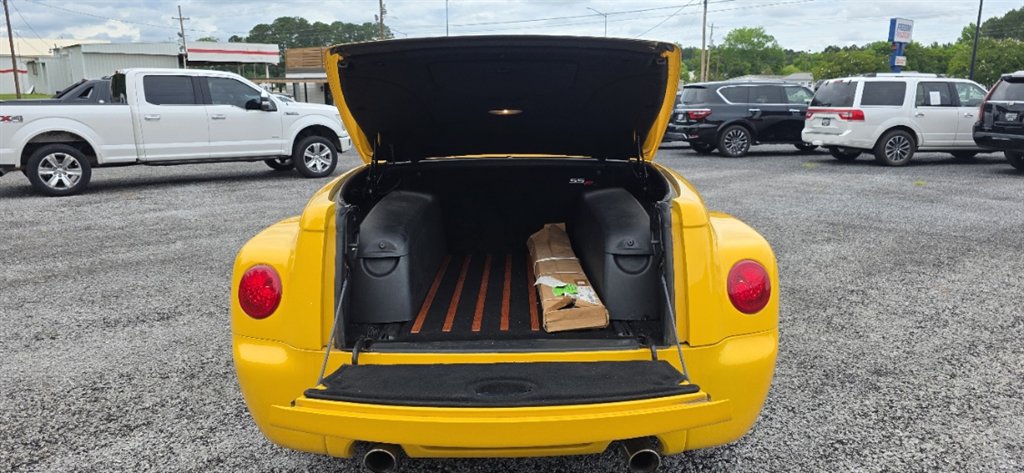 2004 Chevrolet SSR - $20,995