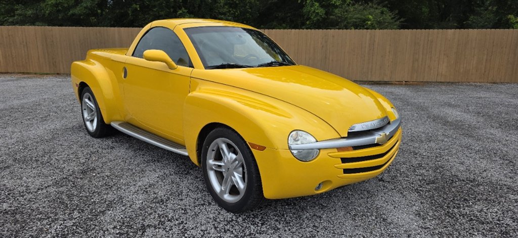 2004 Chevrolet SSR - $20,995