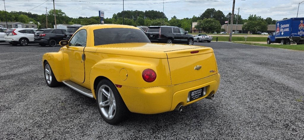 2004 Chevrolet SSR - $20,995