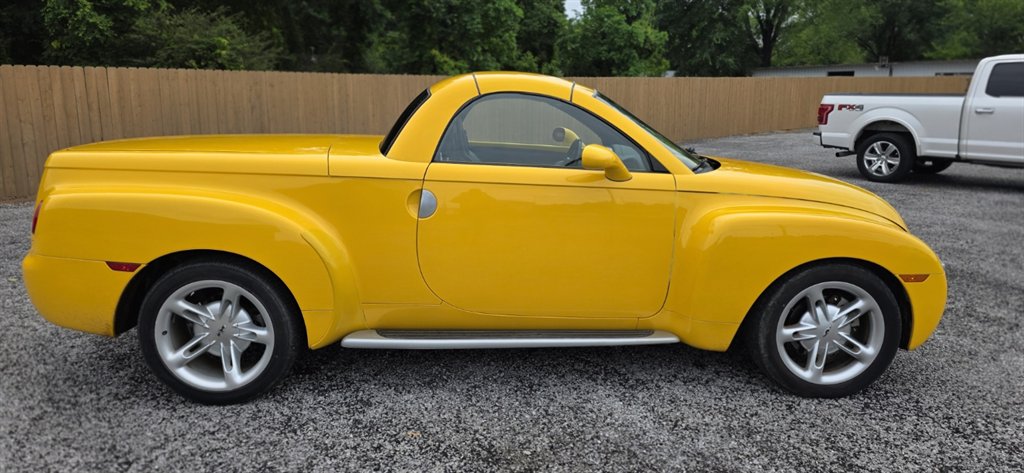2004 Chevrolet SSR - $20,995