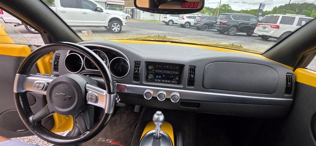 2004 Chevrolet SSR - $20,995