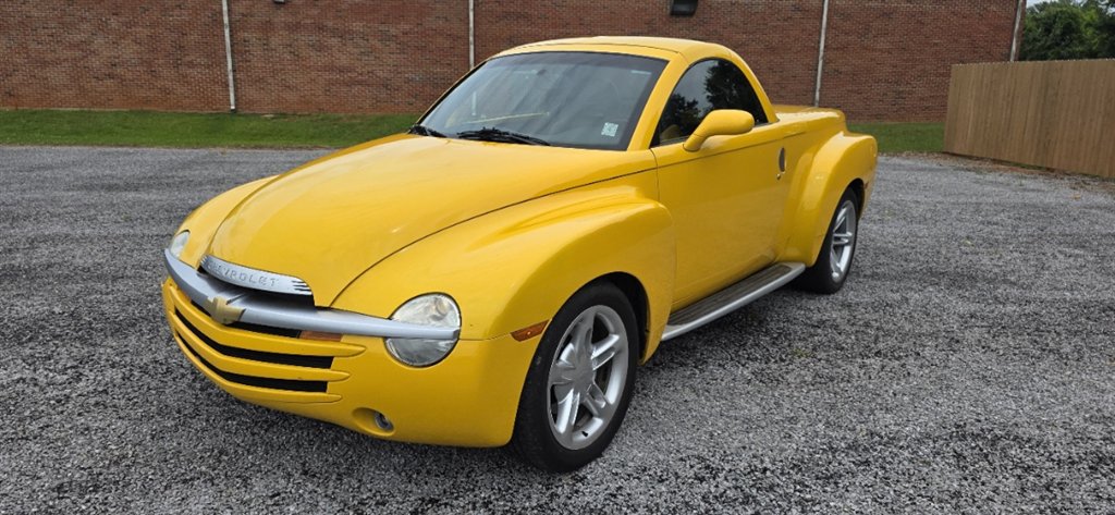 2004 Chevrolet SSR - $20,995
