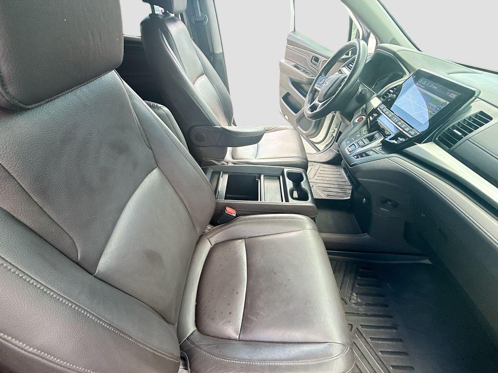 2018 Honda Odyssey - $13,555